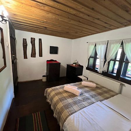 Hotel Хаджидимовата Къща Bozhentsi Esterno foto