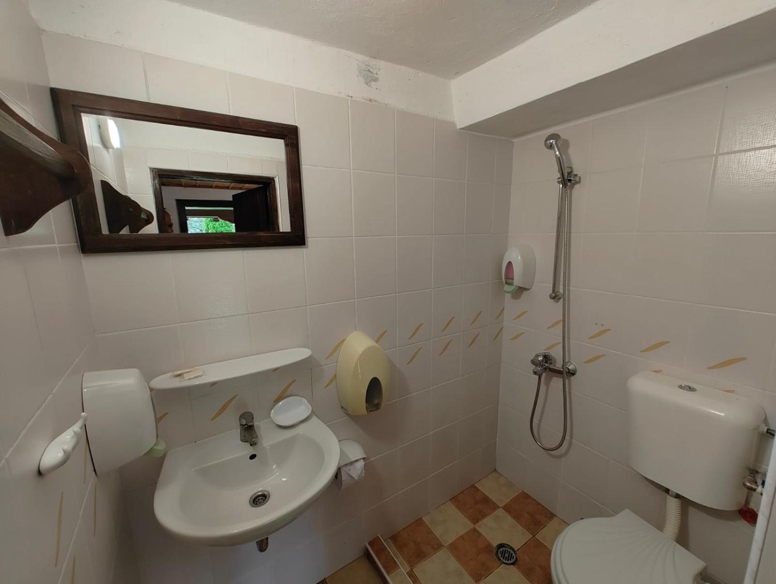 Hotel Хаджидимовата Къща Bozhentsi Esterno foto