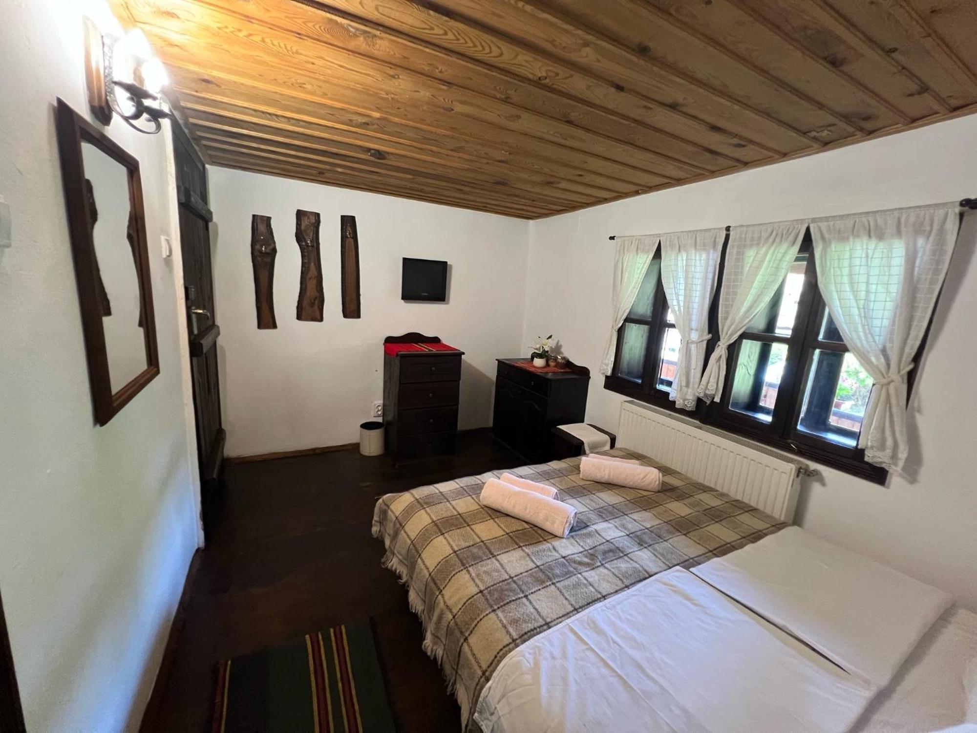 Hotel Хаджидимовата Къща Bozhentsi Esterno foto